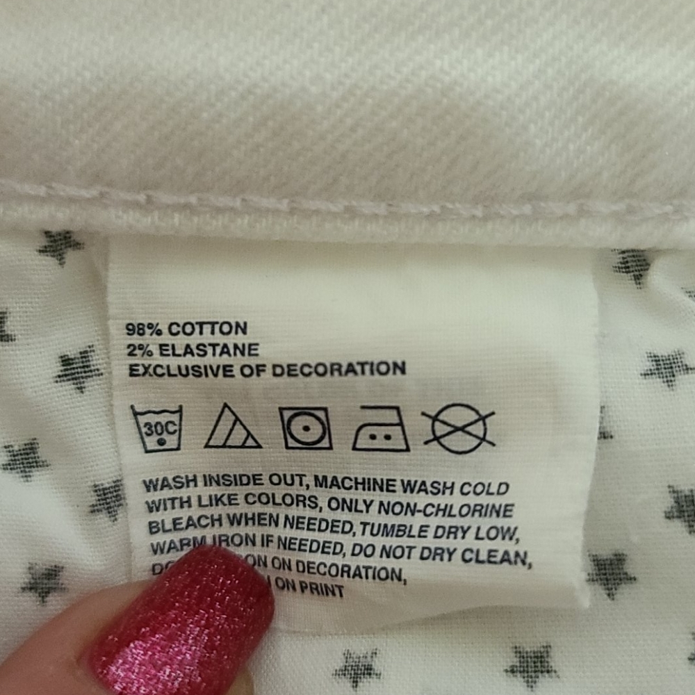 Authentic Icon white shorts with red stars . - Picture 5 of 6